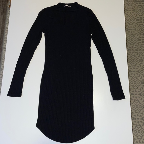 Heart & Hips Black Dress with Front V Cut-Out - Picture 1 of 3